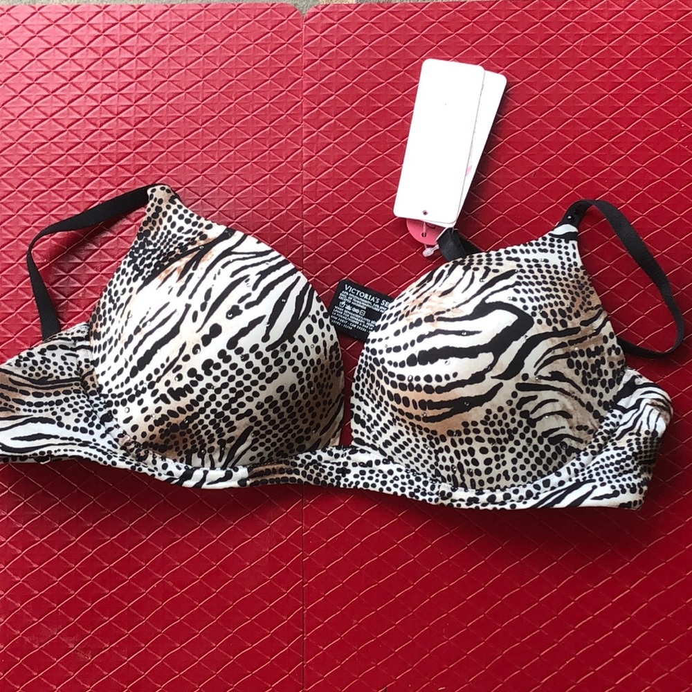 Victoria Secret biofit bra.